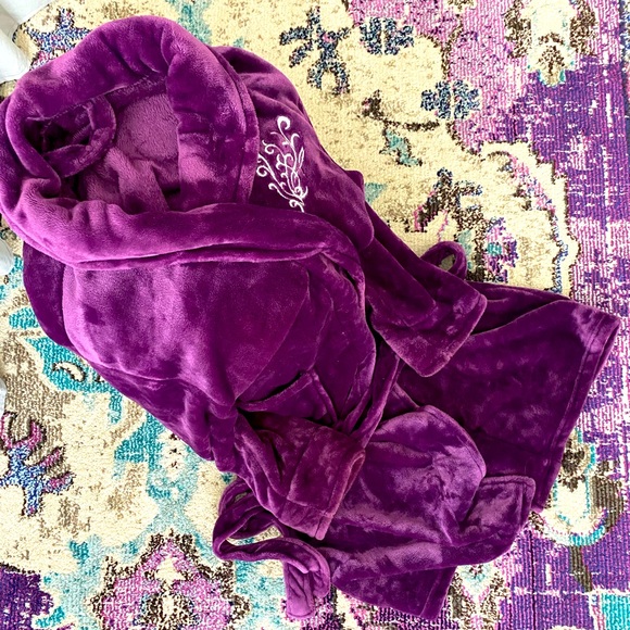 Younique Other - Plush Younique Robe -Limited Edition